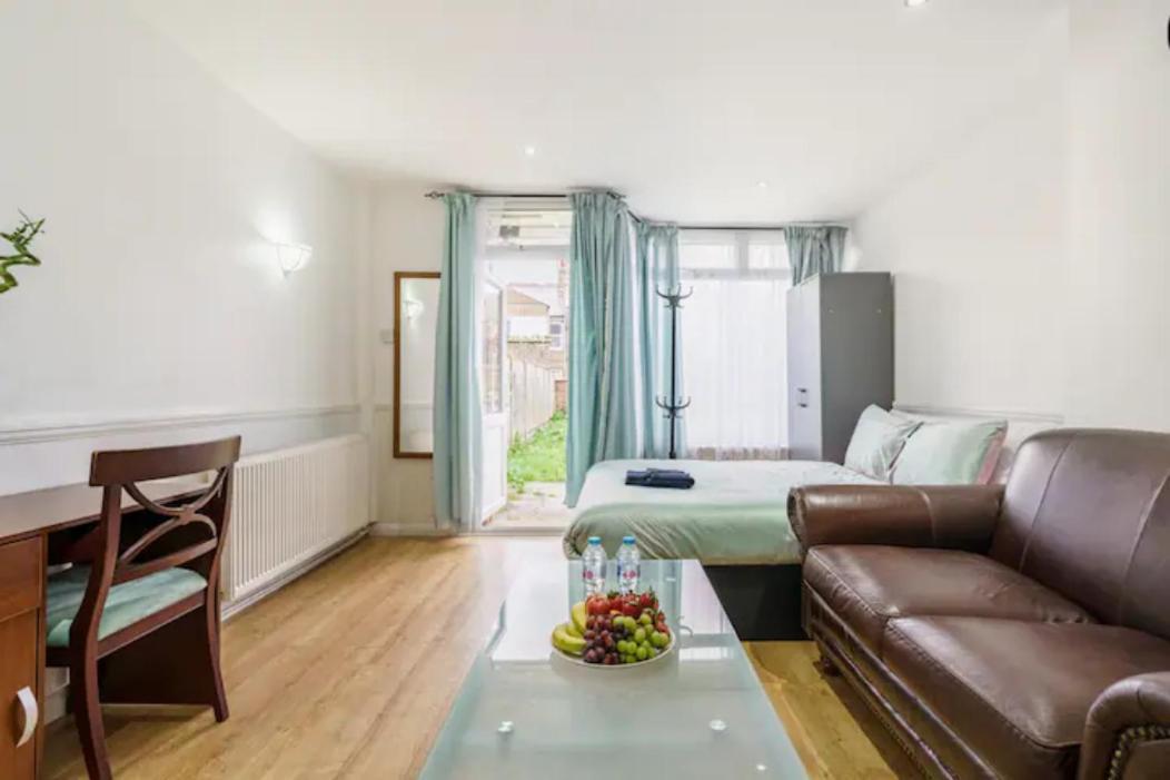 Eltar Hostle Hotel London Exterior photo