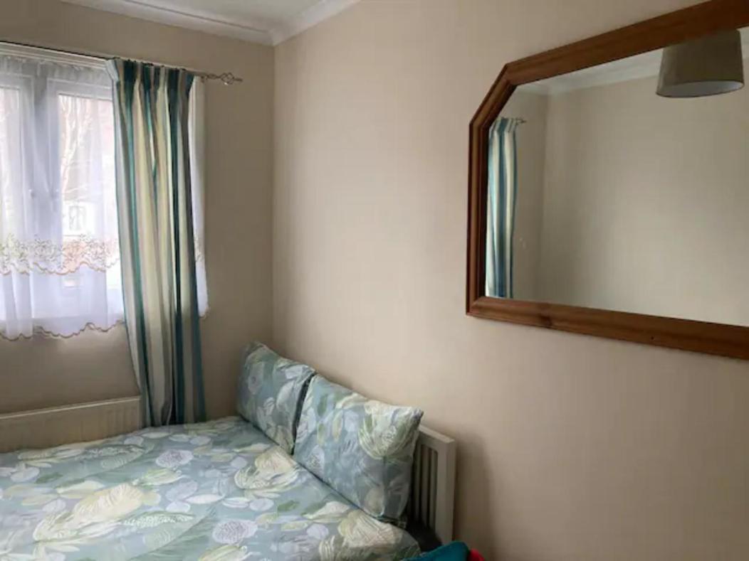Eltar Hostle Hotel London Exterior photo